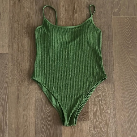 H&M Other - H&M green paced cup, high leg one piece swimsuit.Size:L. NWT.
